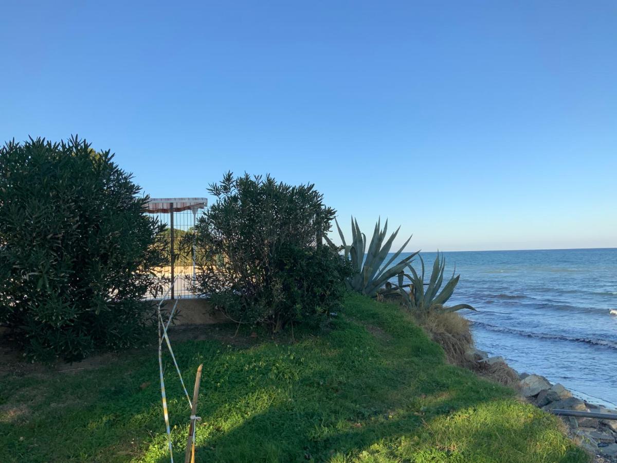 Studio Bord De Mer Santa-Lucia-di-Moriani Exterior foto